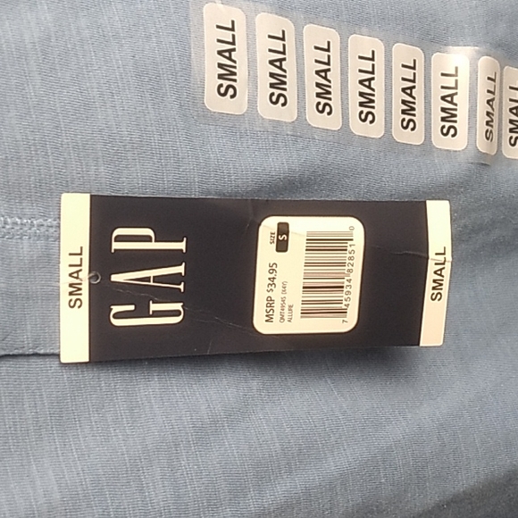 Mens Gap 3 button Henley tshirt in light blue size small - Picture 3 of 6